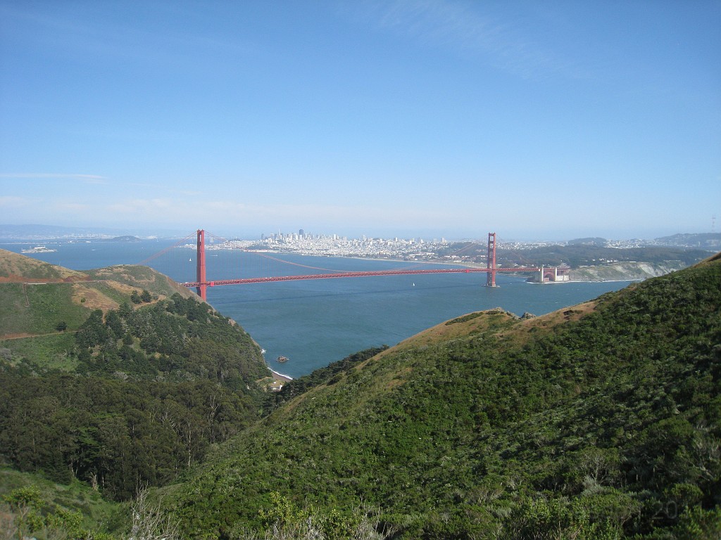 2011 Bay 2 Breakers Friday 0505.JPG - I was able to participate in the 100th annual running of the Bay to Breakers 12K race in San Francisco California. A weekend for sightseeing and racing.